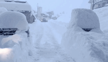 des quantités dantesques tombent, des communes ensevelies
