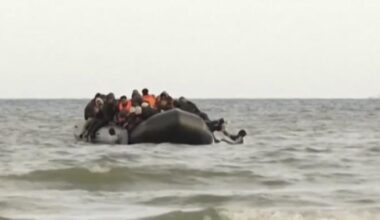 Huit hommes lourdement condamnés à Paris pour avoir tenté de faire entrer clandestinement des migrants au Royaume-Uni, une traversée de la Manche qui avait tourné au drame en 2023