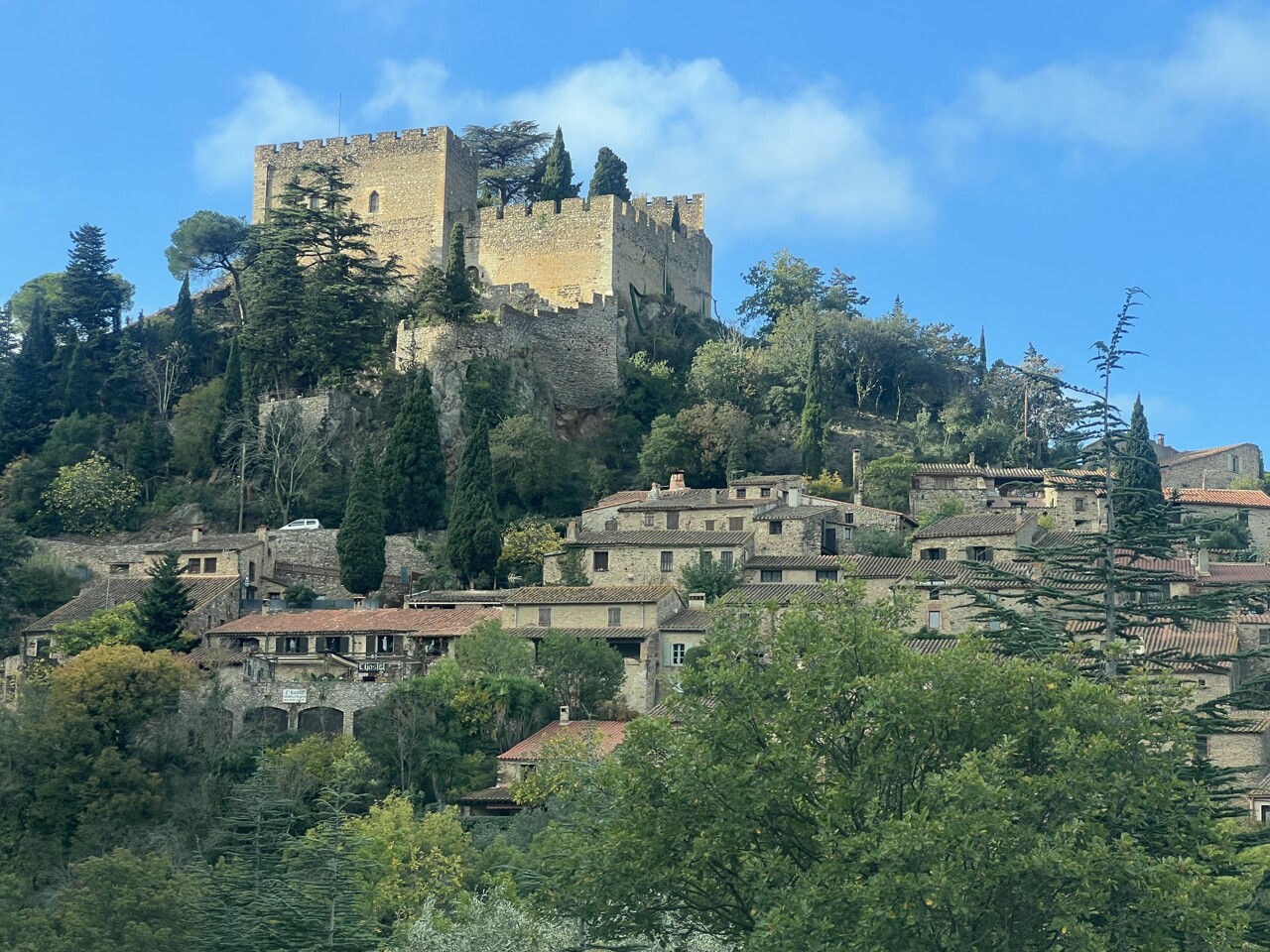 le vélo y est pourtant interdit