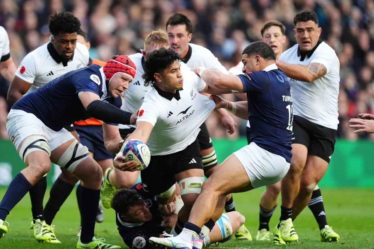 Malmenés en Ecosse, les All Blacks s'imposent grâce à un essai en fin de match - L'Équipe