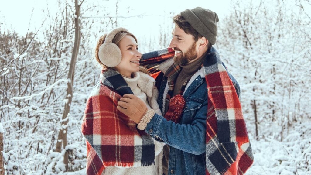 Les flocons de neige amorcent déjà leur venue dans une partie de la France.