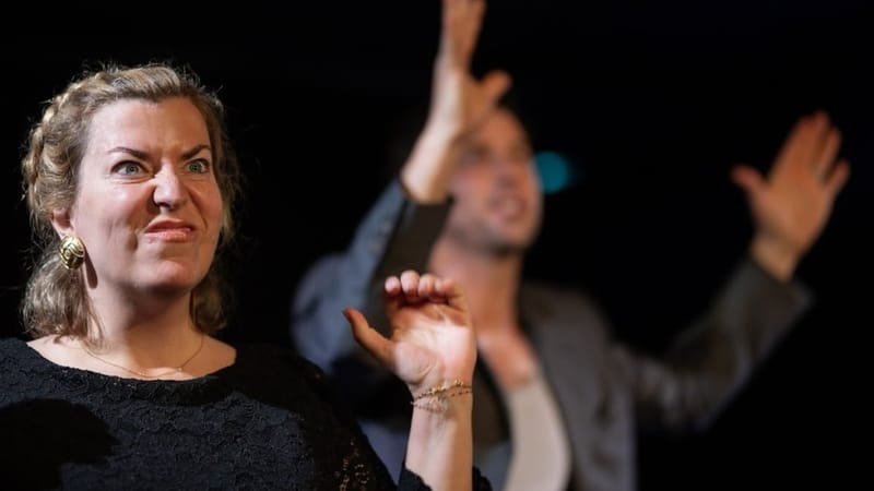 Chaque semaine, la rédaction de "La Provence" demande à la personne interrogée deux photos souvenir. Ici, Emilie Mercadal en action lors d'une réprésentation théâtrale.