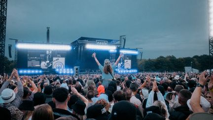 Lors du concert d'Oasis à Heaton Park, Manchester, le dimanche 20 juillet 2025. (ANTOINE JAUSSAUD / HANS LUCAS / VIA AFP)