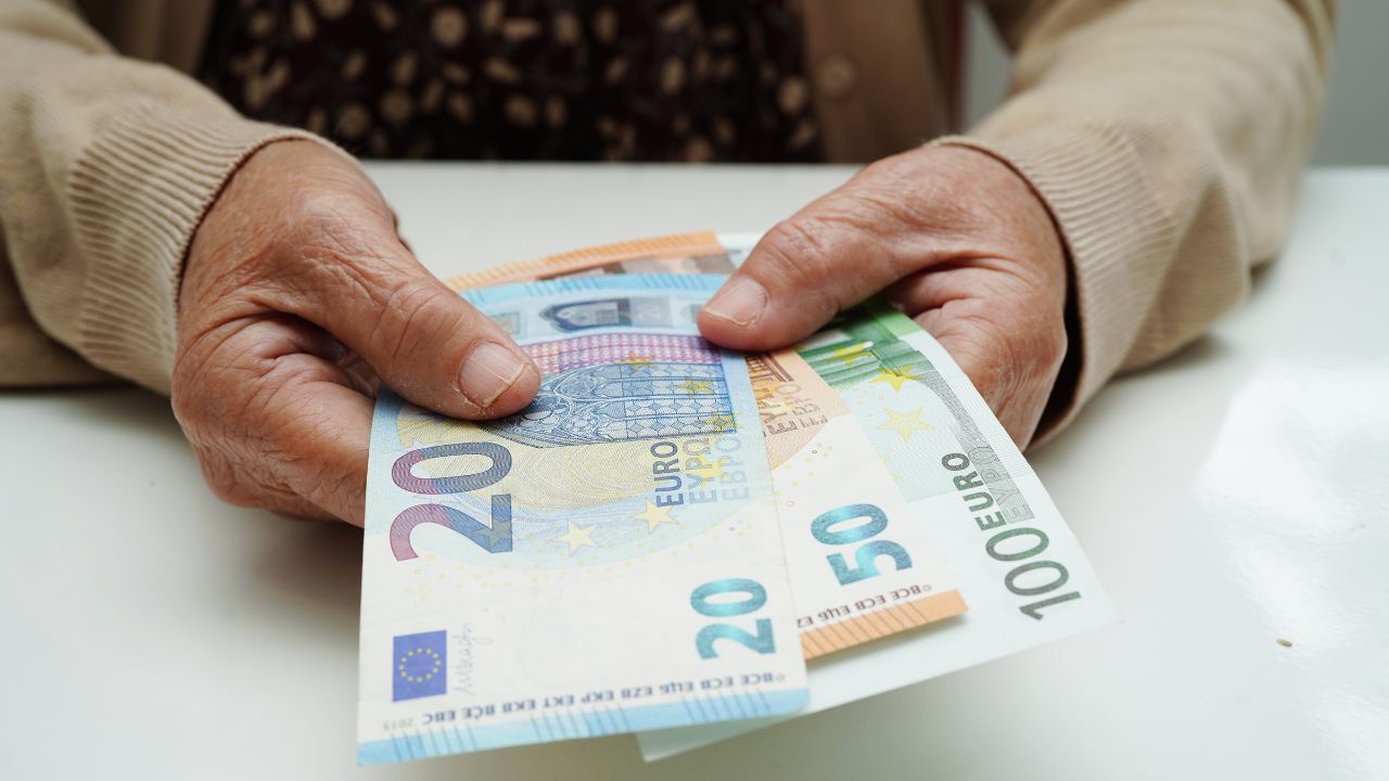 Vous gagnez 2 000 euros net ? Voici combien vous toucheriez en Allemagne, Espagne ou Italie pour le même travail