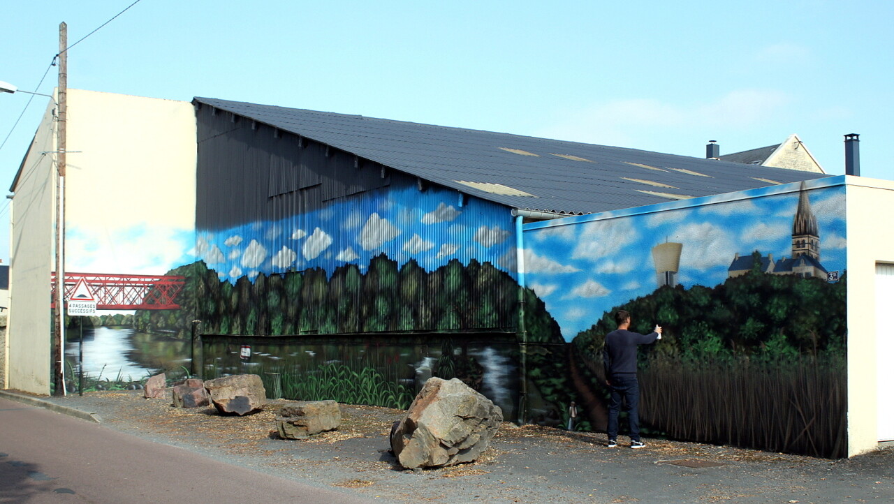 Près de Caen, la peinture de Lord décore les murs, dedans, dehors