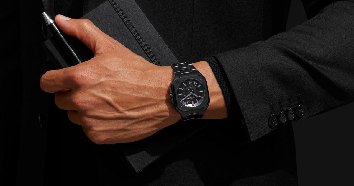 Les montres noires sortent de l’ombre