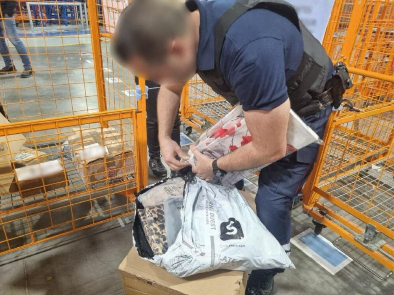 des colis Shein contrôlés par la douane et la répression des fraudes