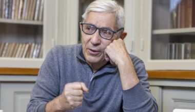 «On m’a mis les menottes et une cagoule avant de m’emmener dans une pièce vide»