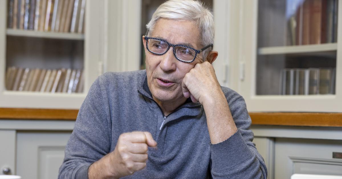 «On m’a mis les menottes et une cagoule avant de m’emmener dans une pièce vide»