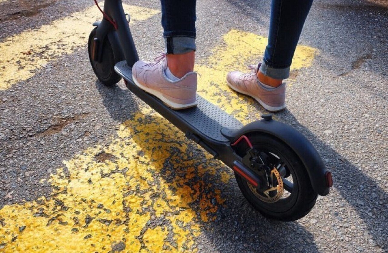 À Lille, les voleurs d'une trottinette sont géolocalisés dans un appartement... qu'ils squattent