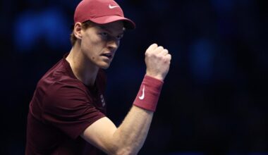 Déjà qualifié pour le dernier carré des Finales ATP, Jannik Sinner domine Ben Shelton et affrontera de Minaur