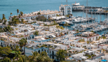 À 4 heures de Paris, il fait encore 25 degrés en novembre dans cette "petite Venise du Sud"