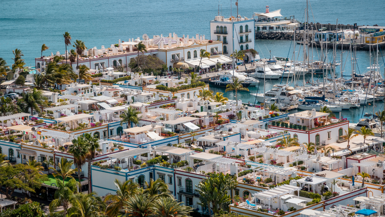À 4 heures de Paris, il fait encore 25 degrés en novembre dans cette "petite Venise du Sud"