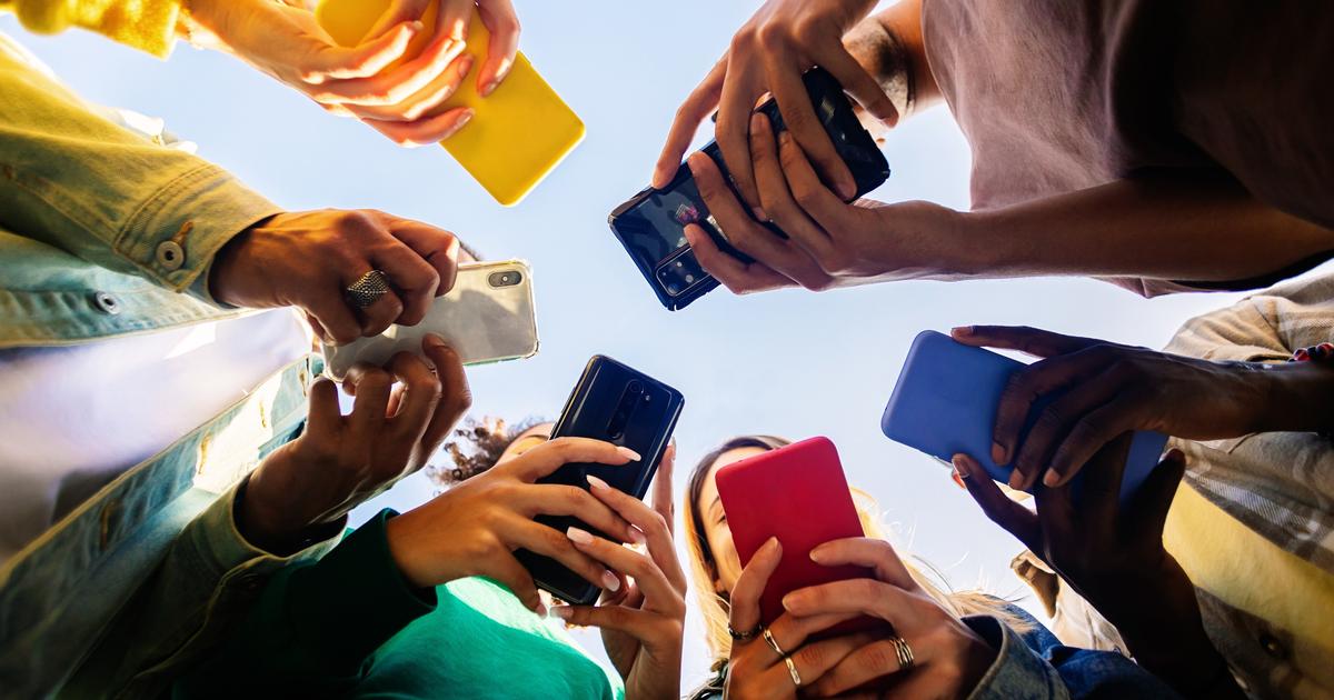 Les ondes des téléphones portables ne donnent toujours pas le cancer... mais il faudrait rester «prudents»