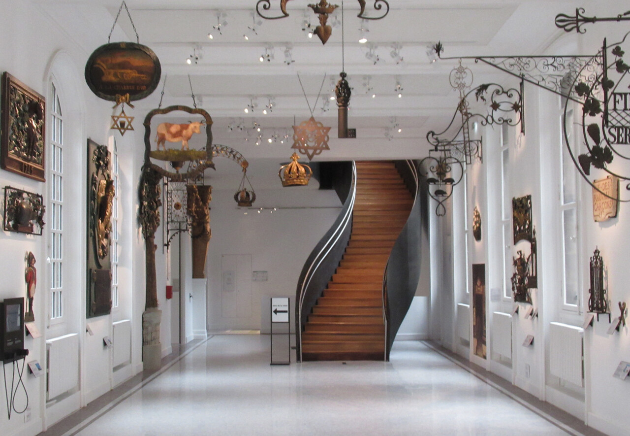 Ce lieu unique construit comme une rue imaginaire est un voyage dans le temps à la découverte du vieux Paris