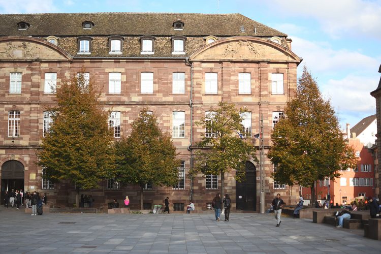place du château fustel automne