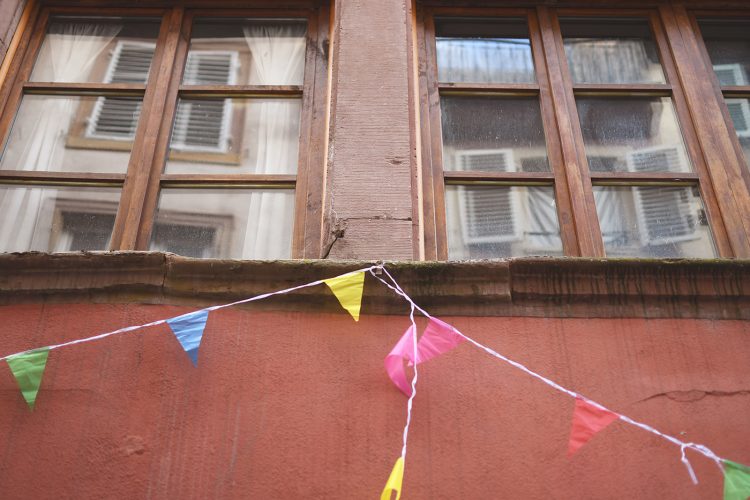 banderoles guirlandes façade