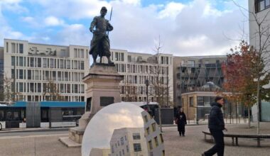 À Nancy, un contre-monument installé devant une statue de la colonisation algérienne