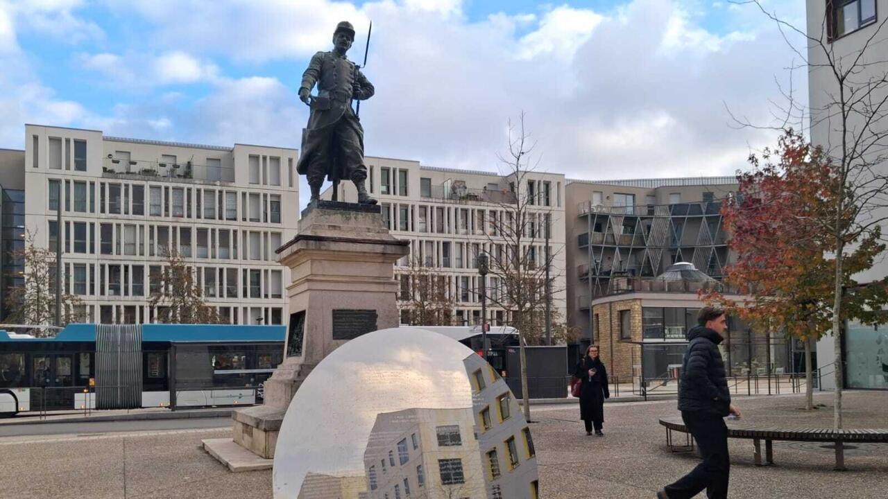 À Nancy, un contre-monument installé devant une statue de la colonisation algérienne