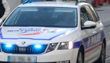 Après une course-poursuite avec la police en plein centre de Paris, la fouille de sa voiture aggrave son cas