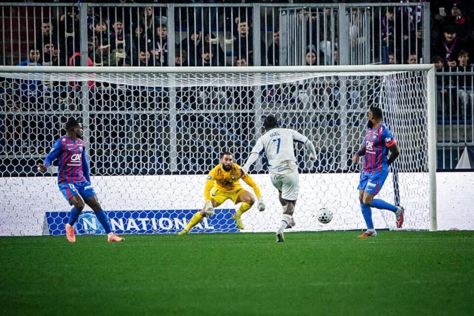 Trois arrêts décisifs d'Anthony Mandréa dès le premier quart d'heure de jeu !