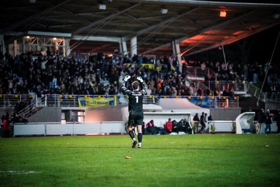 Oscar Lecanu peut exulter, Bayeux mène de deux buts.
