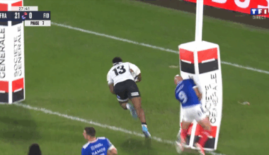 Rugby | Le plaquage surréaliste de Maxime Lucu avec le XV de France