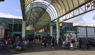 la ligne 16 du métro menace l'historique halle Mandela