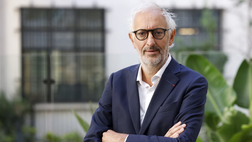 "J'ai décidé de me retirer" de la campagne, annonce Frédéric Collart (DVD)