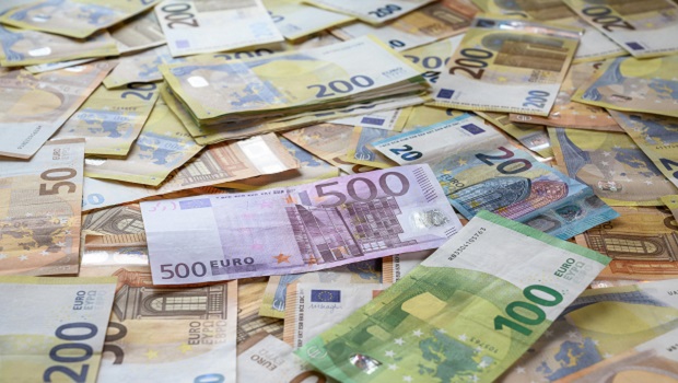 Île-de-France : cinq amis remportent un jackpot record de 250 millions d’euros à l’EuroMillions - LINFO.re