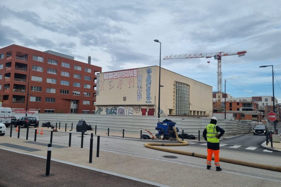 L'ancienne soufflerie du CEAT doit être transformée en tiers lieu. Un nouveau bâtiment va y être accolé, il abritera notamment une salle de fitness.