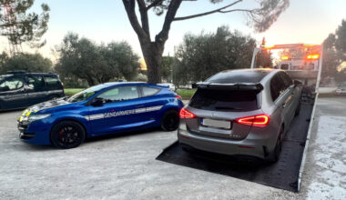 Près de Marseille. Le jeune permis explose le radar des gendarmes avec sa puissante Mercedes