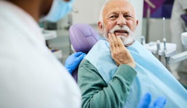 un homme se fait arracher deux dents chez le dentiste, il en ressort avec une hémorragie cérébrale
