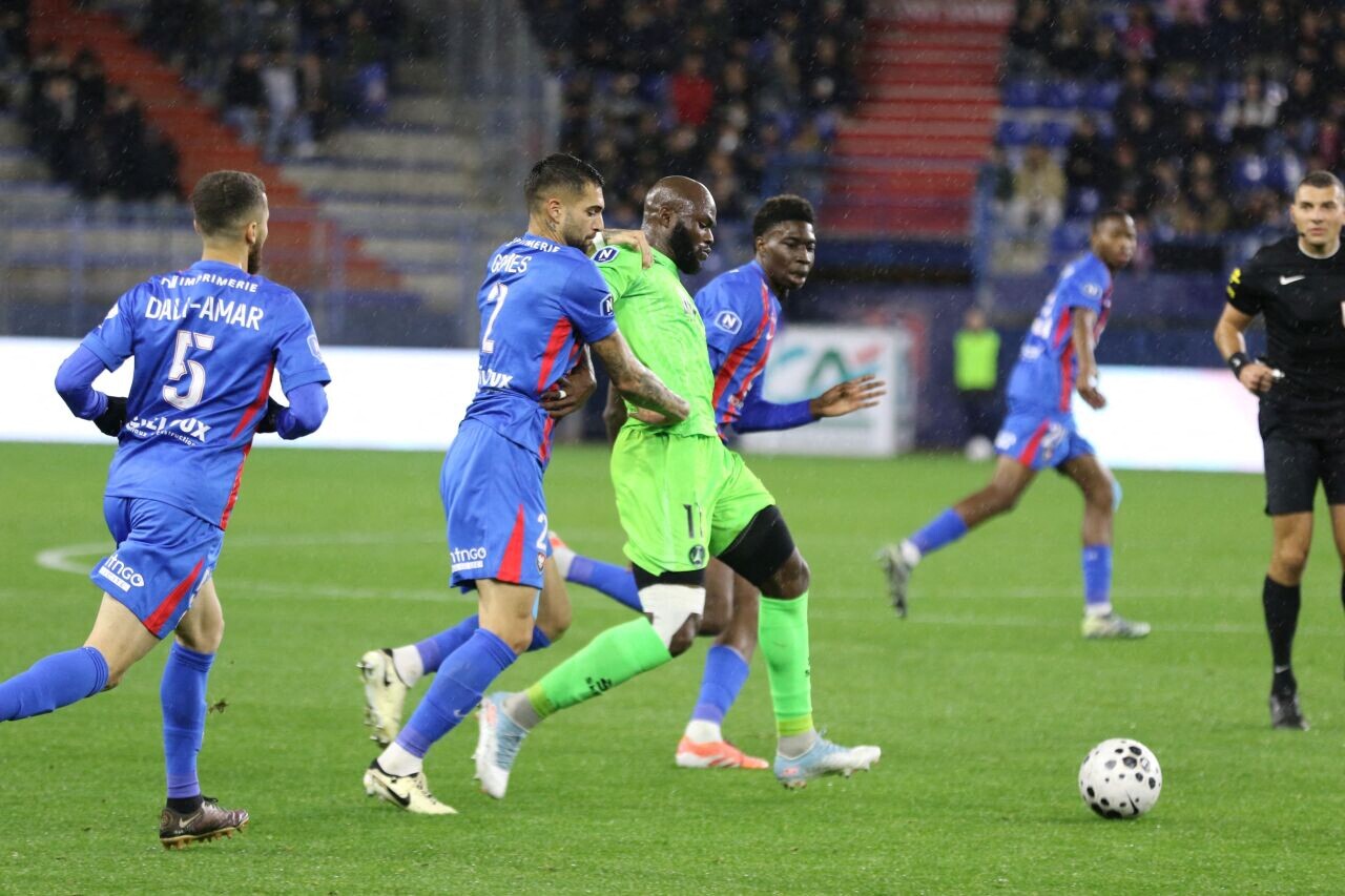National. Limité et inefficace, le SM Caen s'enfonce encore contre Paris 13 Atletico