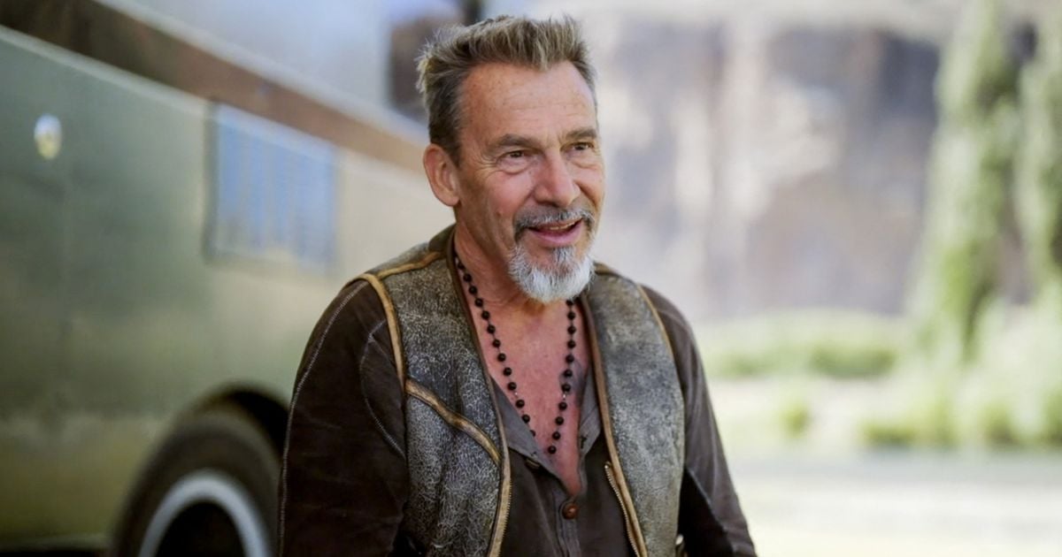Florent Pagny propriétaire d'une maison avec pont-levis et douves dans un village de seulement 87 habitants
