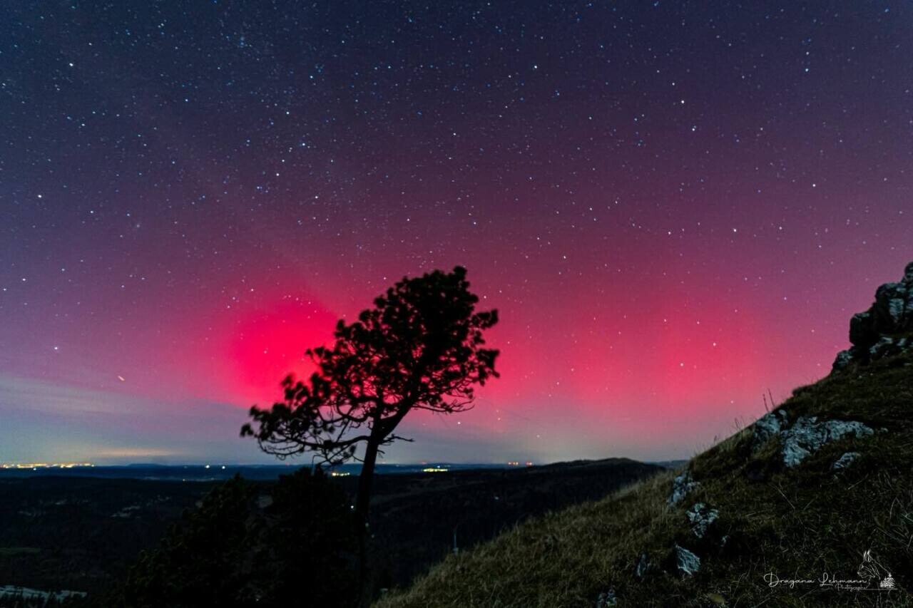 Des aurores boréales visibles pendant deux nuits dans le Jura, ce qu’il faut savoir pour les observer.
