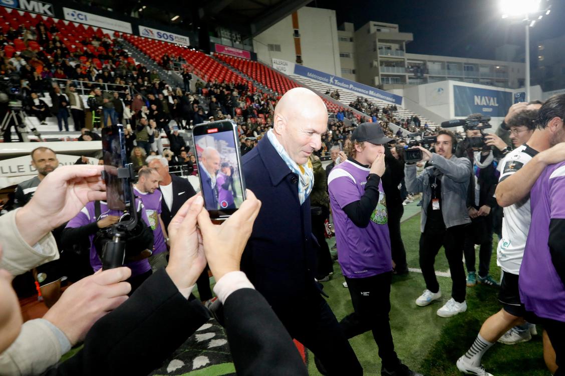 Vidéo. Zizou, la star du match des légendes au stade Mayol à Toulon ce lundi soir - Nice-Matin