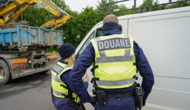 Nice. Les douanes tombent des nues en contrôlant une fourgonnette sur l'A8