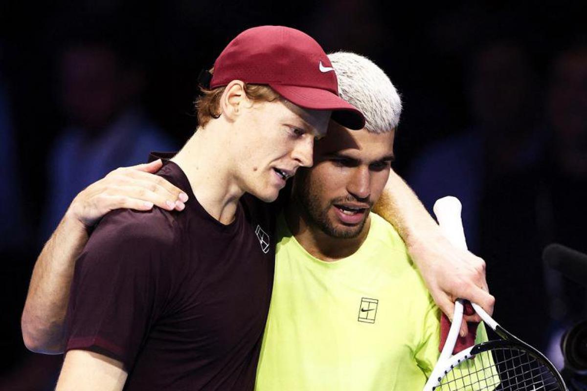 Dès début 2026, la place de numéro 1 mondial va continuer d'alimenter la rivalité entre Sinner et Alcaraz - L'Équipe