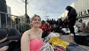 Lyon. Les fans de Lady Gaga campent devant la LDLC Arena depuis 24 heures : "C'est toute ma vie"