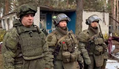 En Russie, les “frères d’armes” nord-coréens déminent la région de Koursk