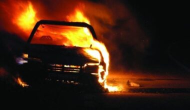 Un violent incendie se déclare dans une consession automobile de Toulouse : plusieurs véhicules détruits