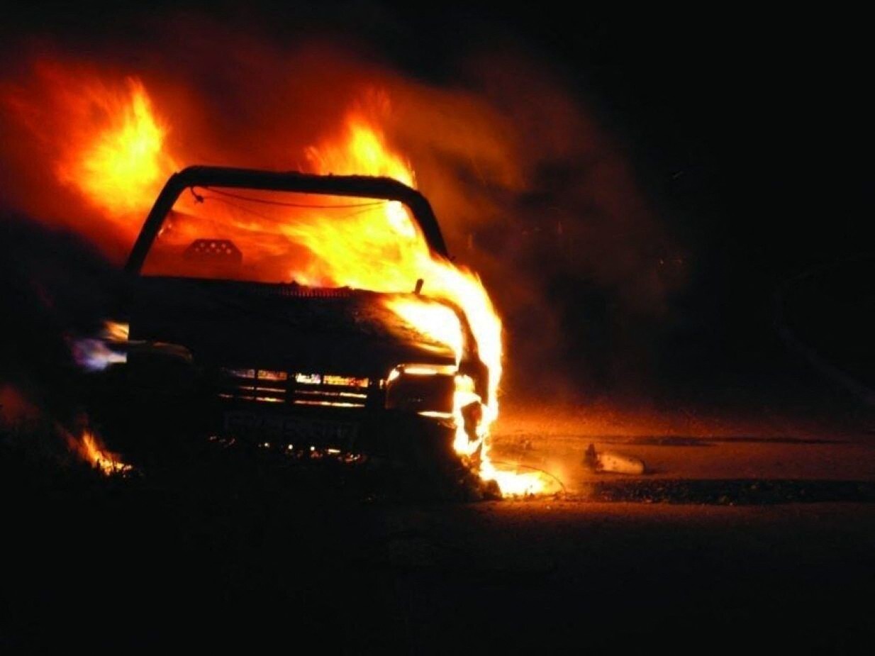 Un violent incendie se déclare dans une consession automobile de Toulouse : plusieurs véhicules détruits