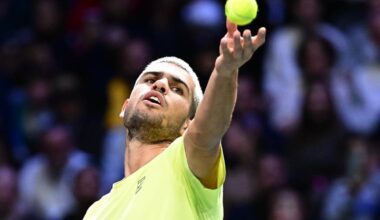 Accroché dans le premier set, Carlos Alcaraz domine Alex de Minaur pour ses débuts aux Finales ATP à Turin