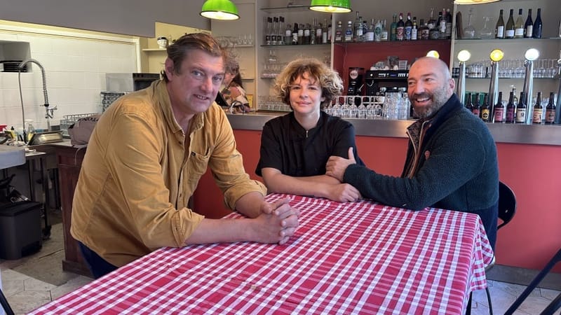 Fred Coachon, Gaëlle Moratille et Laurent Battisti, le nouveau trio de la Brasserie des Templiers, rebaptisée Chez Groin.