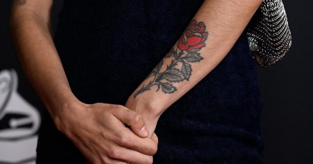 Les encres de tatouage perturbent le système immunitaire, selon une étude