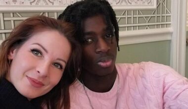 Lille : Colère après la mort de Mathis, étudiant de 19 ans, projeté contre un arbre par une voiture folle la nuit dernière, alors que le chauffard fuyait un contrôle de police - Vidéo