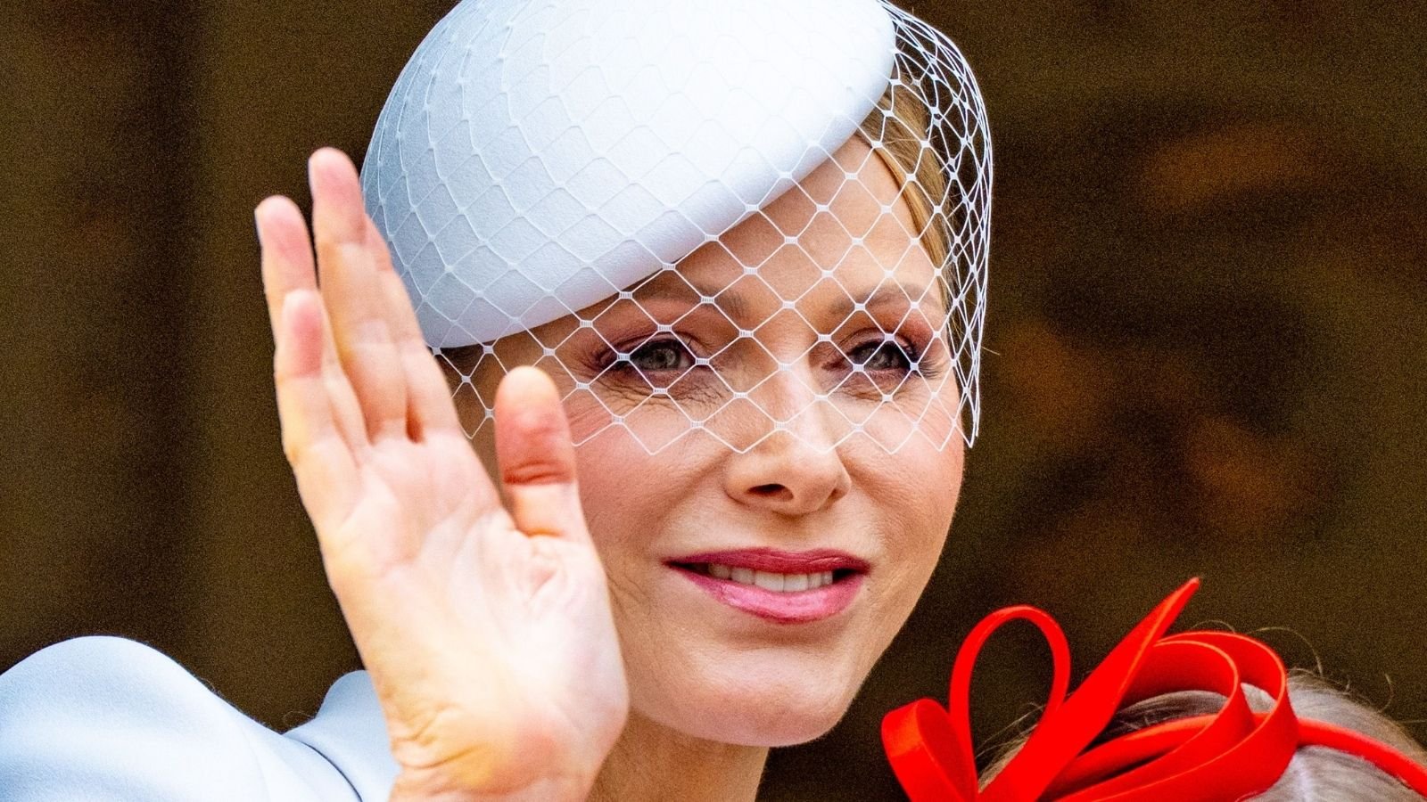 à 10 ans, sa fille Gabriella lui vole presque la vedette avec cette coiffure qui fait fondre le Rocher