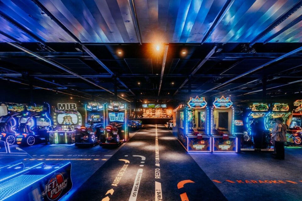 Bowling, jeux d'arcades, karaoké, aire de jeux pour enfants seront au programme.
