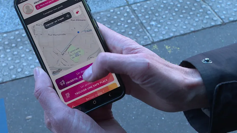 Gratuite, l'application UMAY permet de signaler des comportements inappropriés d'usagers dans les transports en commun de la Métropole.